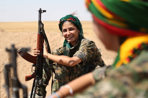 kurdish_fighter