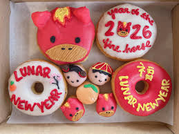As we shed the last few days of year of the snake, get ready to ring in the year of the fire horse by preordering Lunar New Year donuts!🧧🐴 "The Year of